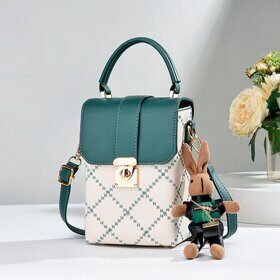 Маленькая стильная сумочка с игрушкой 2371-YA зеленый